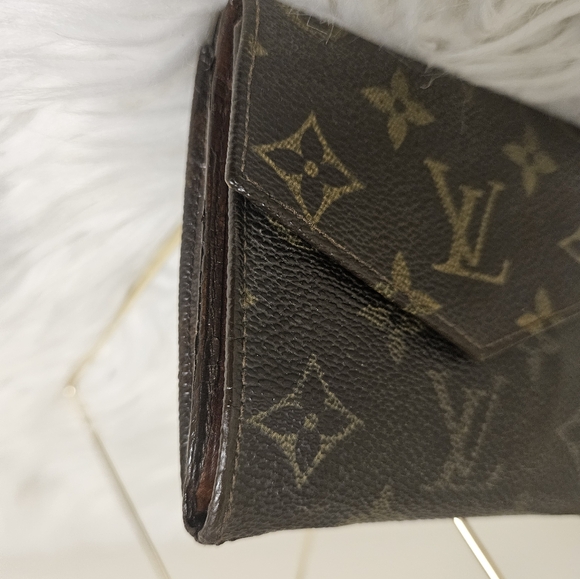 Vintage Louis Vuitton Wallet - Picture 5 of 8